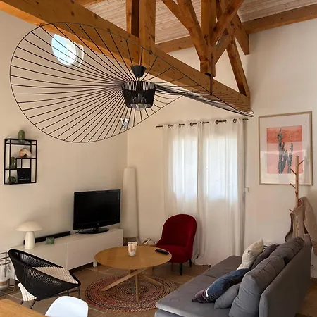 Hébergement de vacances Maison De Bord De ,hyères, 3 Chambres, Jardin, Calme