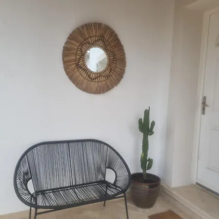 Semesterbostad Maison De Bord De ,hyeres, 3 Chambres, Jardin, Calme *