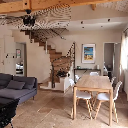 Semesterbostad Maison De Bord De ,hyeres, 3 Chambres, Jardin, Calme