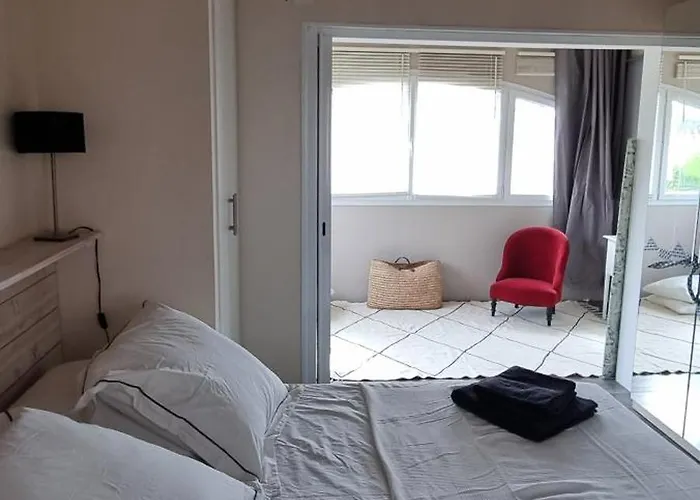 Casa vacanze Maison De Bord De ,hyères, 3 Chambres, Jardin, Calme Hyères