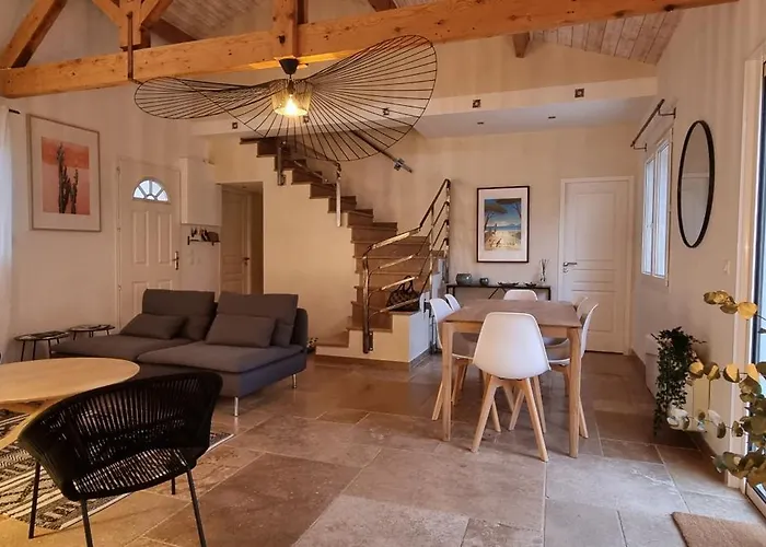 度假居 Maison De Bord De ,hyeres, 3 Chambres, Jardin, Calme