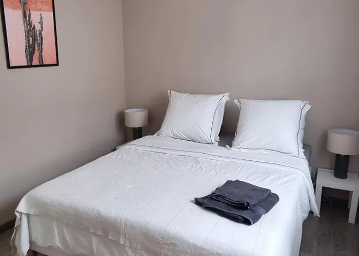 Maison De Bord De ,hyères, 3 Chambres, Jardin, Calme Casa vacanze