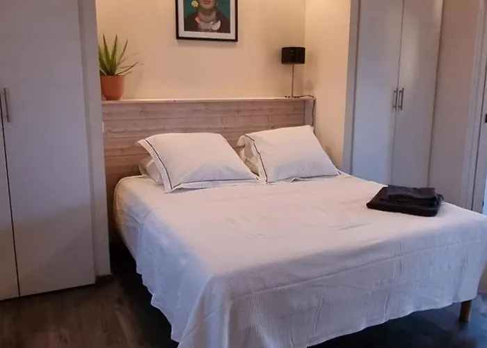 Casa vacanze Maison De Bord De ,hyères, 3 Chambres, Jardin, Calme Hyères