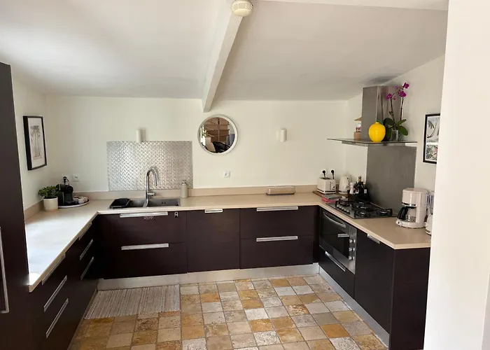 度假居 Maison De Bord De ,hyeres, 3 Chambres, Jardin, Calme