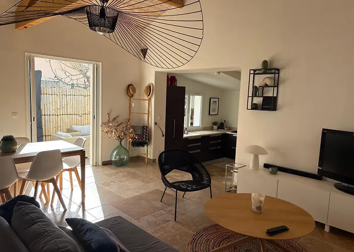 Casa vacanze Maison De Bord De ,hyères, 3 Chambres, Jardin, Calme *